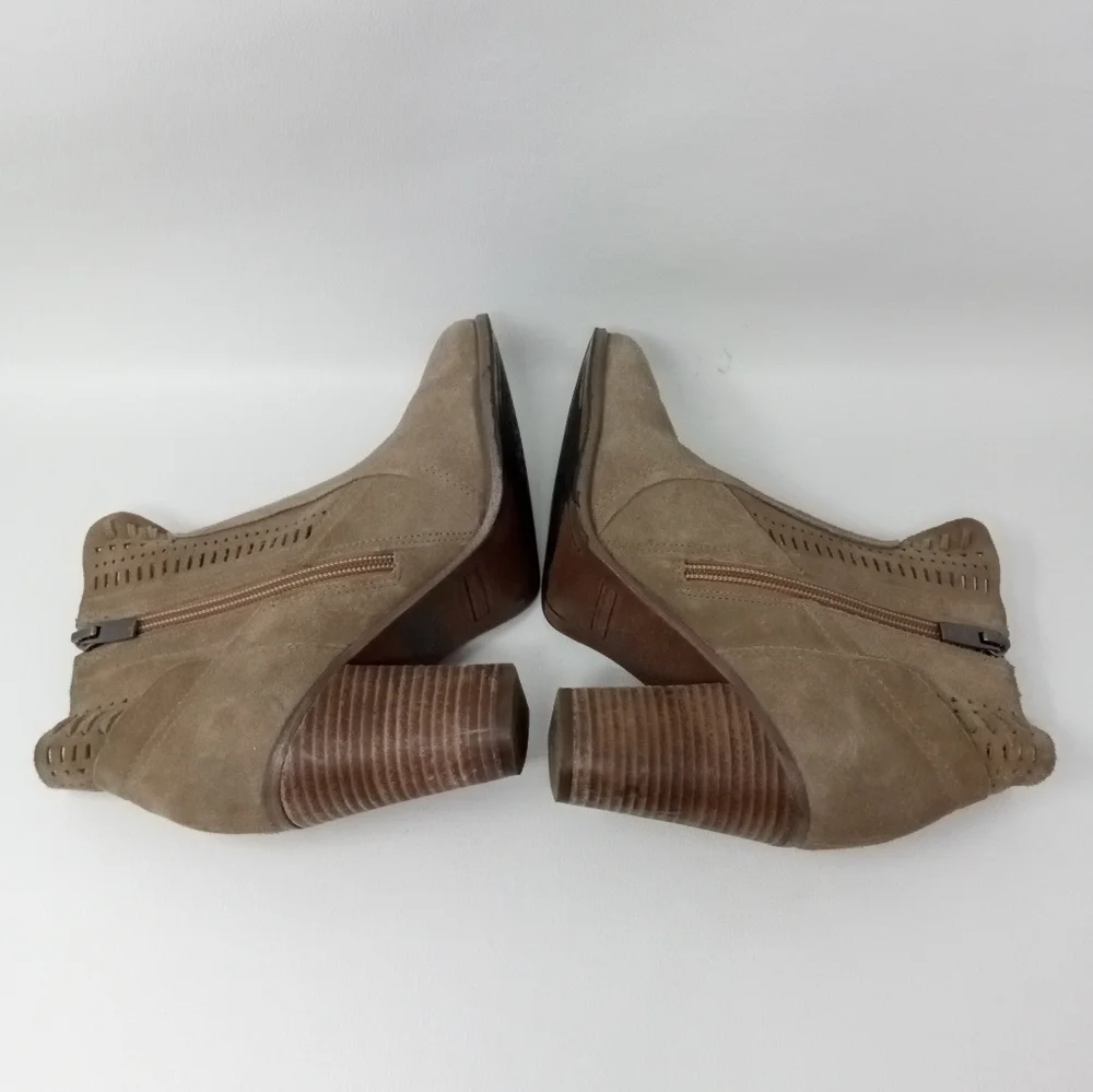 Vince Camuto Fenyia Tan Foxy Verona Bootie Suede Stacked Heel Boots - Picture 9 of 11